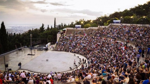 Πέρα από τις παραλίες: αποκαλύπτοντας τη ζωντανή καλοκαιρινή θεατρική σκηνή στις βαλκανικές πόλεις