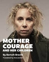 Η «Μάνα Κουράγιο και τα Παιδιά» της στο Shakespeare’s Globe 