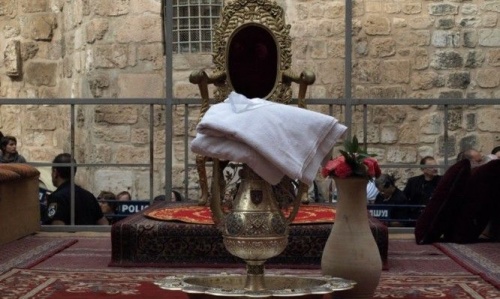 Σιγή Πάσα Σάρξ: Η Μυσταγωγία του Θρησκευτικού Θεάτρου