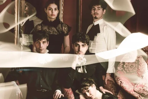 Δώδεκα νέες αφίξεις στα θέατρα της Αθήνας που δεν πρέπει να χάσετε μετά το Πάσχα