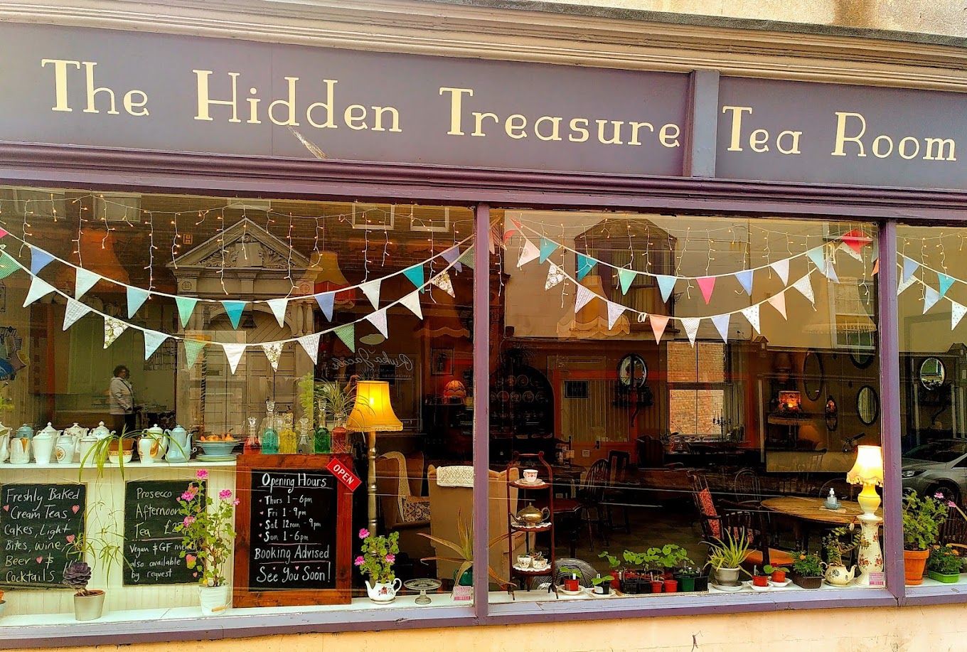 The Ηιdden Treasure Tea Room, New bridge str., Exeter