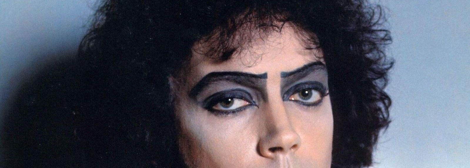 Tim Curry: ο θρύλος της θεατρικής υπερβολής και του cult κινηματογράφου